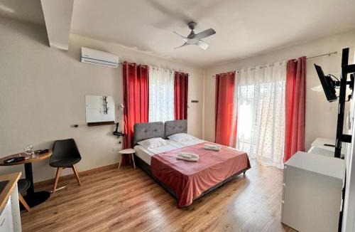 Historical Center Apartment | Smart Comfort StudioN5 private Kitchenette Bathroom Beach 250m Marina Port Old City 900m