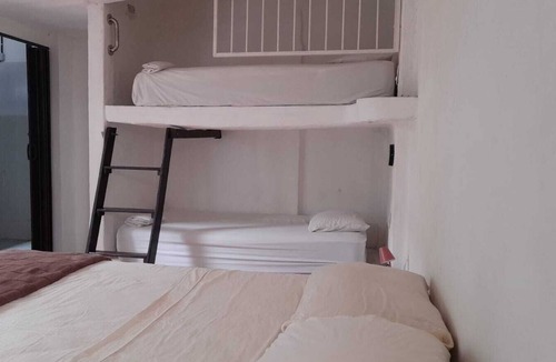 Managua Hotel | Spacious 9-bedroom hotel in tranquil Managua next to MetroCentro