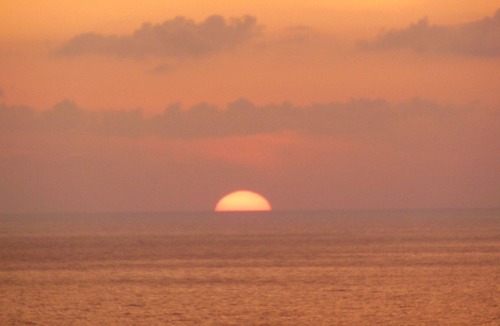 Melanos House | Spacious 2 Bed House with amazing sea views, new aircon & wifi - Great location!