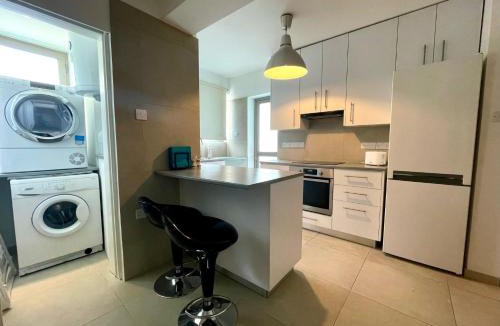 Acropolis Apartment | Spacious Apartment in Nicosia Landmark Hotel Area - Stasinou By Platform 357