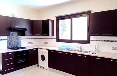 Oroklini House | ★Spacious Villa Eleni 3BR ★ Private Swimming Pool!