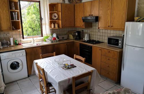 Goudi Apartment | Spanos House