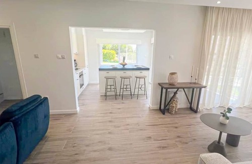 Limassol Apartment | St Raphael Marina Sea Breeze Apt & pool, Sleeps 4