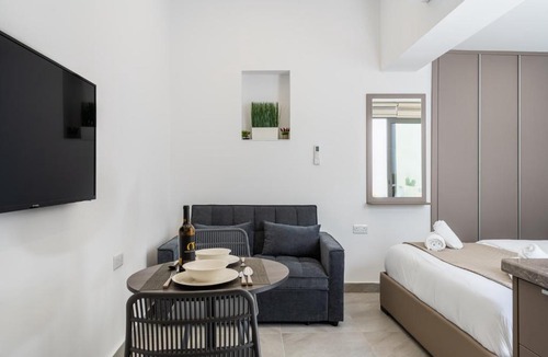 Larnaca City Centre Apartment | Starlight Studio in City Center