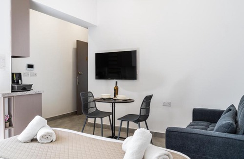 Larnaca City Centre Apartment | Starlight Studio in City Center