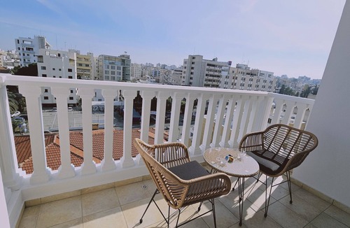 City Centre Apartment | STAY Cosmo City Suite 501