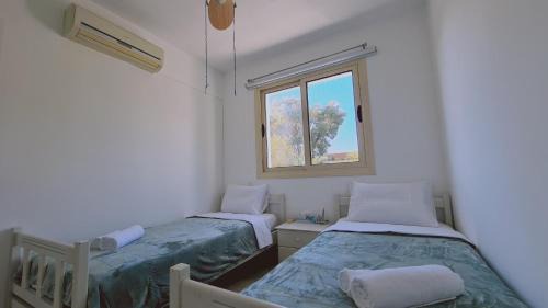 Meneou Apartment | STAY Crystal Waves Maisonette