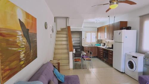 Meneou Apartment | STAY Crystal Waves Maisonette