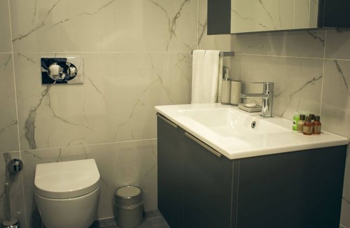 Trikomo Apartment | Studio Flat w Pool, Balcony, 5 to min Beach