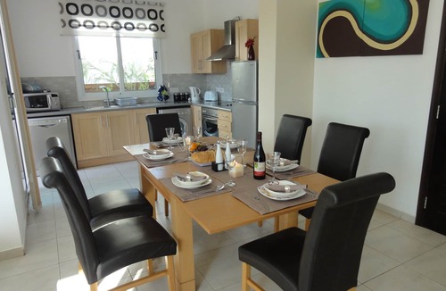 Pernera Villa | Stunning 3 Bed Villa with Pool, WIFI, mins to the beach & amenities