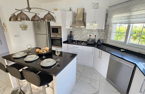 Esentepe House | Stunning 4 bedroom/3 bathroom villa with private pool and garden