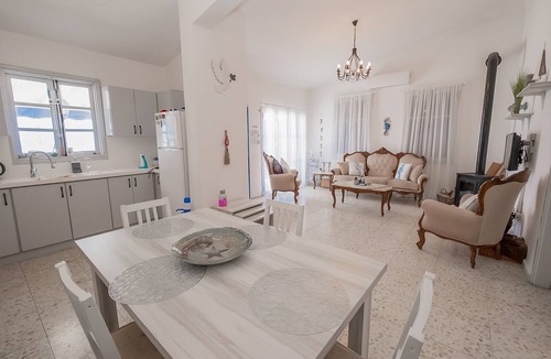 Yeni Erenkoy House | Stunning Mediterranean Sea View