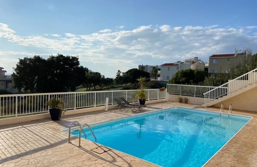 Sea Caves Apartment | Stunning Sea View Apartment in the Sea Caves