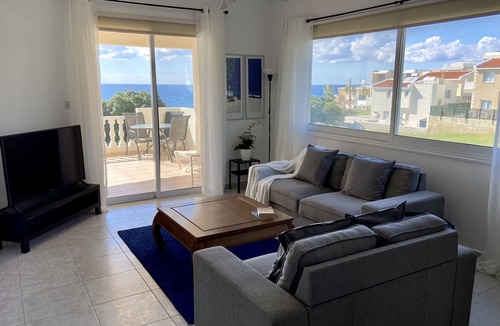 Sea Caves Apartment | Stunning Sea View Apartment in the Sea Caves