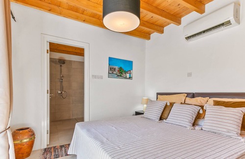 Emba House | Stylish village house, with private plunge pool!