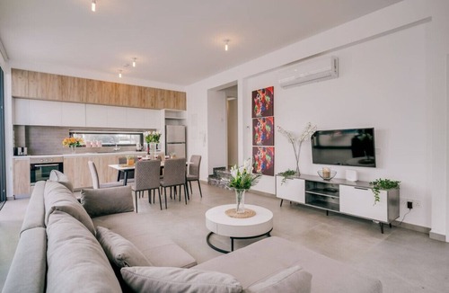 Pernera Villa | SunnyVillas:2BR+Ensuite CozyVilla*Private Pool*AL9