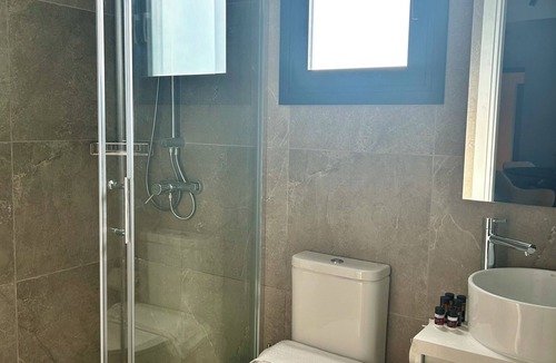 Vasa Koilaniou Apartment | Sunset Gardens: Where Every Stay feels like a Holiday/1-Bedroom Apartment