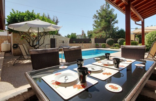 Tremithousa Villa | Superb 2-bedroom 2-bathroom Traditional Stone Cottage