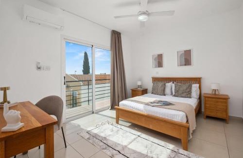 Peyia Town House | Tariro Townhouse by Nomads
