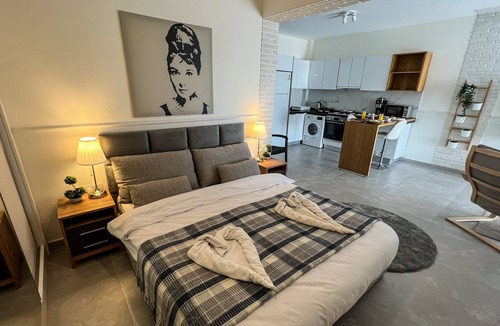 Gastria Apartment | Terra Pool StudioNiche Apartment