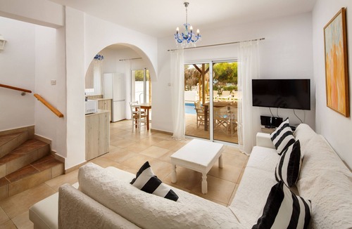 Ayia Thekla Hotel | Thalassines Beach Villas