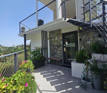 Alona Apartment | THE CLIFF ALONA