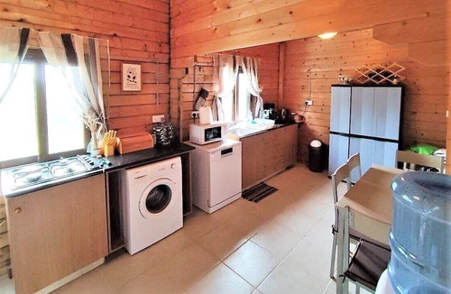 Vasa Koilaniou Cabin | The Cosy Mountain Cabin with Stunning Views in Kardama Forest