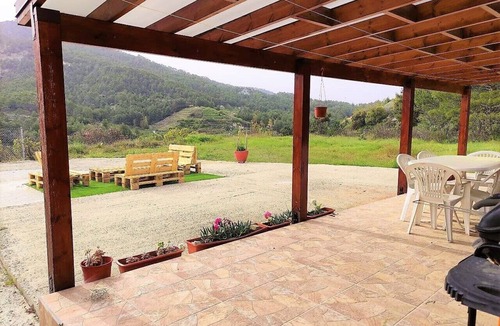 Vasa Koilaniou Cabin | The Cosy Mountain Cabin with Stunning Views in Kardama Forest