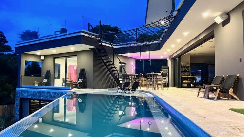 Diamond Point Bed & Breakfast | The Flamingo Experience