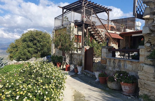 Lasa House | The Hideaway - A Paradise of Bird Song - Panoramic Views - Roof Top Hot Tub