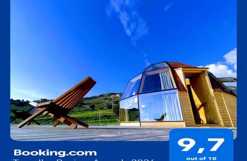 Akoursos Ski Chalet | The Hive
