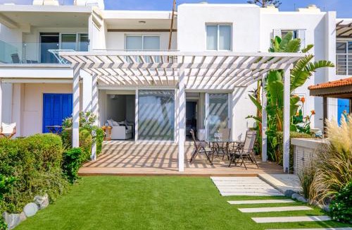 Pervolia House | The MedView Garden House