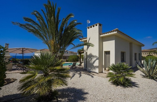 Peyia Town Villa | 'The Winning Post' - 3 Bed, 2 Bath, Single Storey Villa with Private Pool in Sea Caves