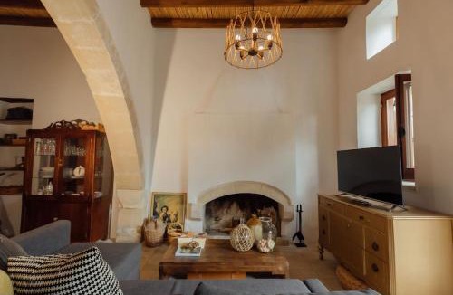 Vasa Koilaniou House | The Yard Traditional Residence