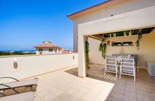 Kapparis Apartment | Thea Court Seaview Retreat