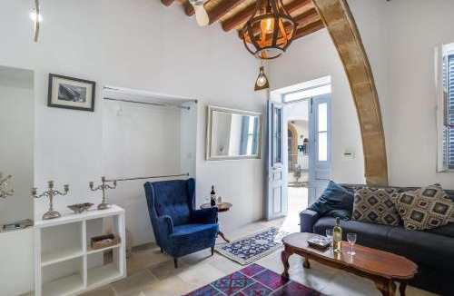 Nicosia Apartment | To Hani - Kamara Maisonette