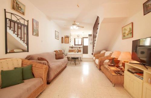 Melanos House | Townhouse Smile - Seaview Escape with Shared Pool