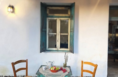 Vasa Koilaniou House | Traditional & cozy adobe housenn