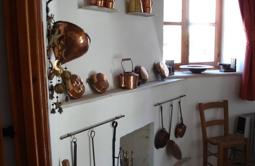 Akapnou House | Traditional large detached village house wih private pool and enclosed courtyard