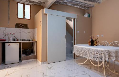 Vouni House | Traditional Stone House in Vouni, Quiet Stay with Courtyard & BBQ