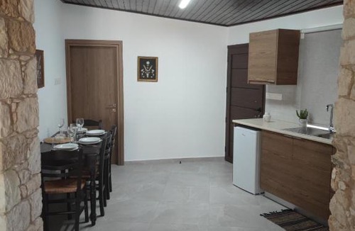 Peyia Town House | Traditional stone house with hydromassage bath.