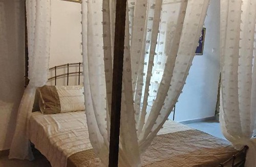 Peyia Town House | Traditional stone house with hydromassage bath.