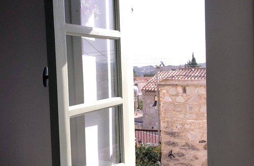 Pentakomo Apartment | Traditional Stone Village Apartment With Balcony