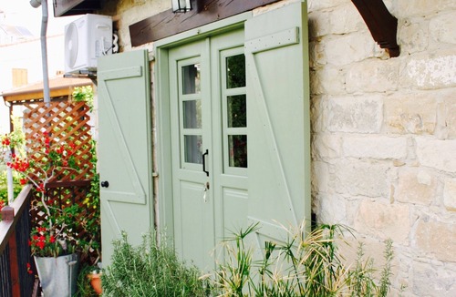 Pentakomo Apartment | Traditional Stone Village Apartment With Private Courtyard