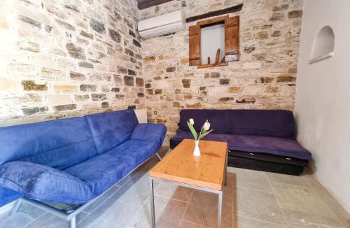 Skarinou Apartment | Traditional Village Pool Paradise Family Apartment