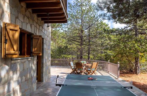 Pedhoulas Villa | Troodos Mature Pine Chalet