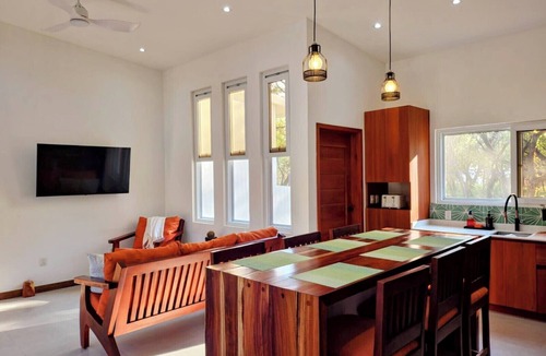 San Juan del Sur House | Tropical 3-bedroom house in vibrant San Juan del Sur - Walk to the beach!