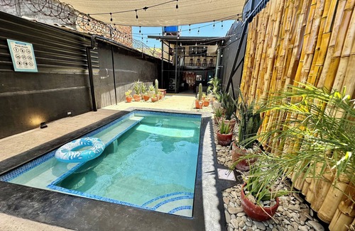 Leon House | Tropical House Leon | Private Pool, Hammock Patio & Lounge