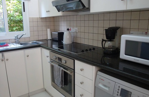 Polis House | Two bedroom Town House with ensuite bathrooms and Wi Fi.
