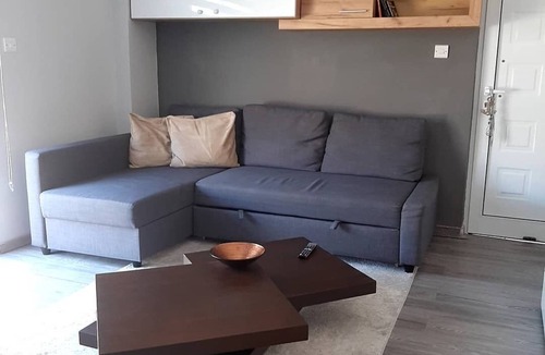 Meneou House | Universe house